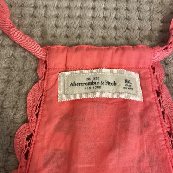 Abercrombie Lacy Pink Crop Top - Picture 2 of 5